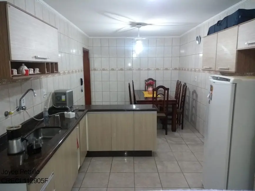 Apartamento com 3 quartos à venda, 100m2 em Centro, Peruibe - SP - imagem 9 Foto 9 de Apartamento com 3 quartos à venda, 100m2 em Centro, Peruibe - SP