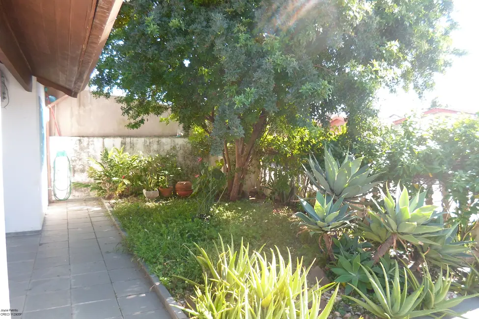 Casa com 3 quartos à venda, 150m2 em Peruibe - SP - imagem 3 Foto 3 de Casa com 3 quartos à venda, 150m2 em Peruibe - SP