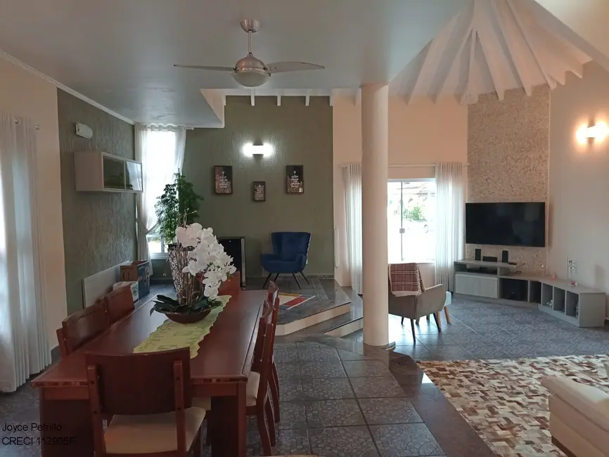 Casa de Condomínio com 5 quartos à venda, 220m2 em Peruibe - SP - imagem 6 Foto 6 de Casa de Condomínio com 5 quartos à venda, 220m2 em Peruibe - SP