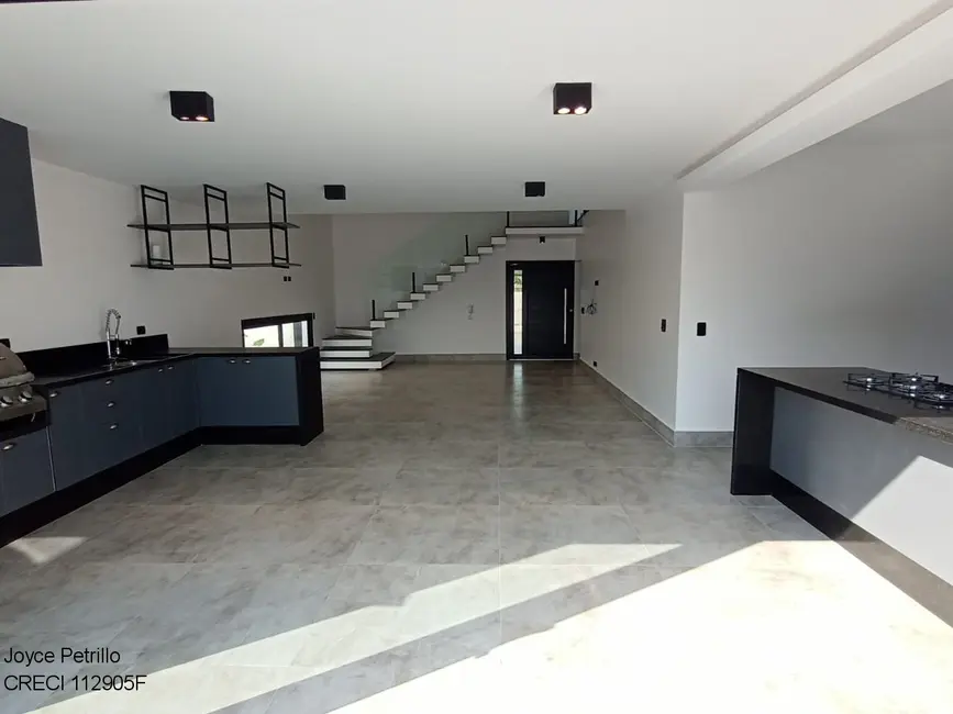 Casa com 5 quartos à venda, 280m2 em Peruibe - SP - imagem 3 Foto 3 de Casa com 5 quartos à venda, 280m2 em Peruibe - SP