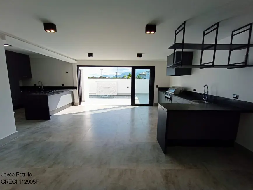 Casa com 5 quartos à venda, 280m2 em Peruibe - SP - imagem 7 Foto 7 de Casa com 5 quartos à venda, 280m2 em Peruibe - SP