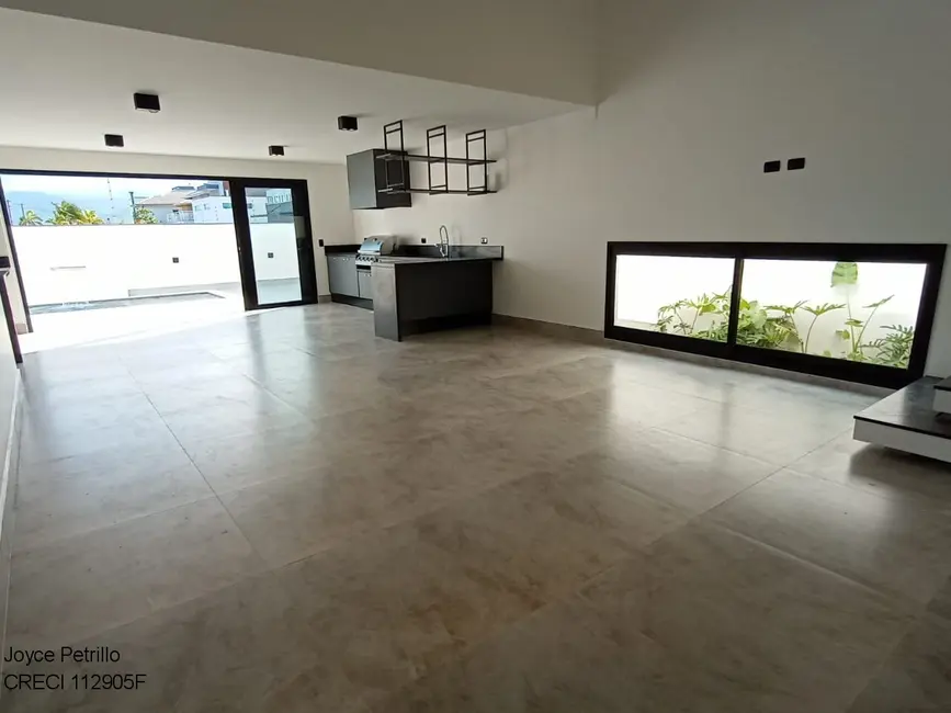 Casa com 5 quartos à venda, 280m2 em Peruibe - SP - imagem 6 Foto 6 de Casa com 5 quartos à venda, 280m2 em Peruibe - SP