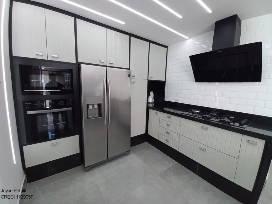 Casa com 4 quartos à venda, 330m2 em Peruibe - SP - imagem 7 Foto 7 de Casa com 4 quartos à venda, 330m2 em Peruibe - SP