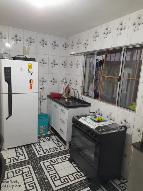 Casa com 2 quartos à venda, 100m2 em Peruibe - SP - imagem 3 Foto 3 de Casa com 2 quartos à venda, 100m2 em Peruibe - SP