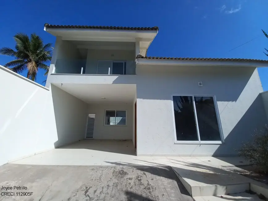 Casa com 3 quartos à venda, 199m2 em Peruibe - SP - imagem 2 Foto 2 de Casa com 3 quartos à venda, 199m2 em Peruibe - SP