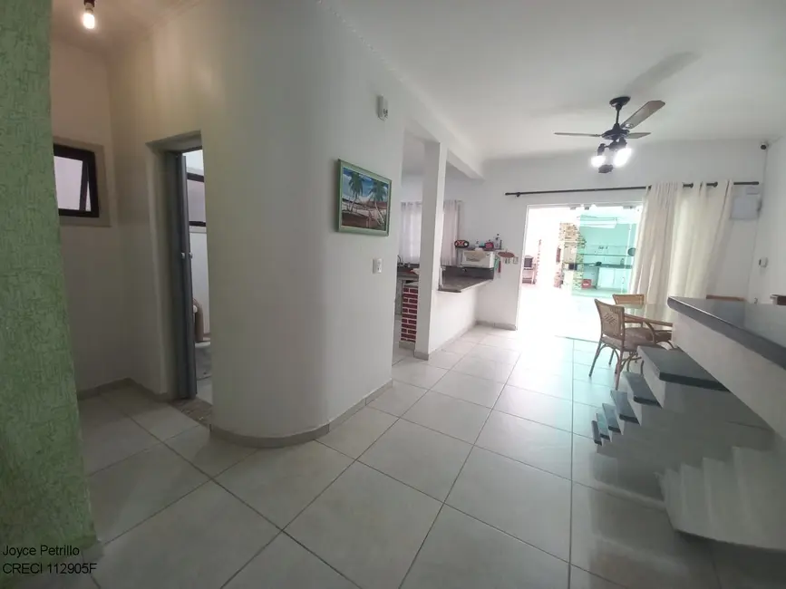 Casa com 6 quartos à venda, 260m2 em Peruibe - SP - imagem 8 Foto 8 de Casa com 6 quartos à venda, 260m2 em Peruibe - SP