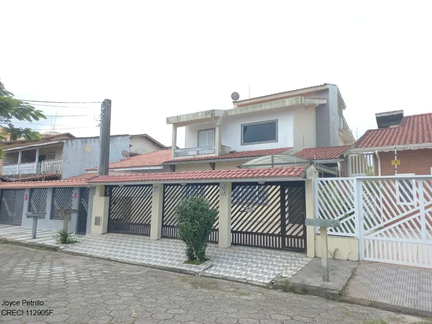 Foto 1 de Casa com 6 quartos à venda, 260m2 em Peruibe - SP