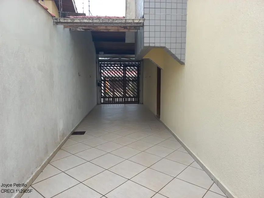 Casa com 6 quartos à venda, 260m2 em Peruibe - SP - imagem 4 Foto 4 de Casa com 6 quartos à venda, 260m2 em Peruibe - SP