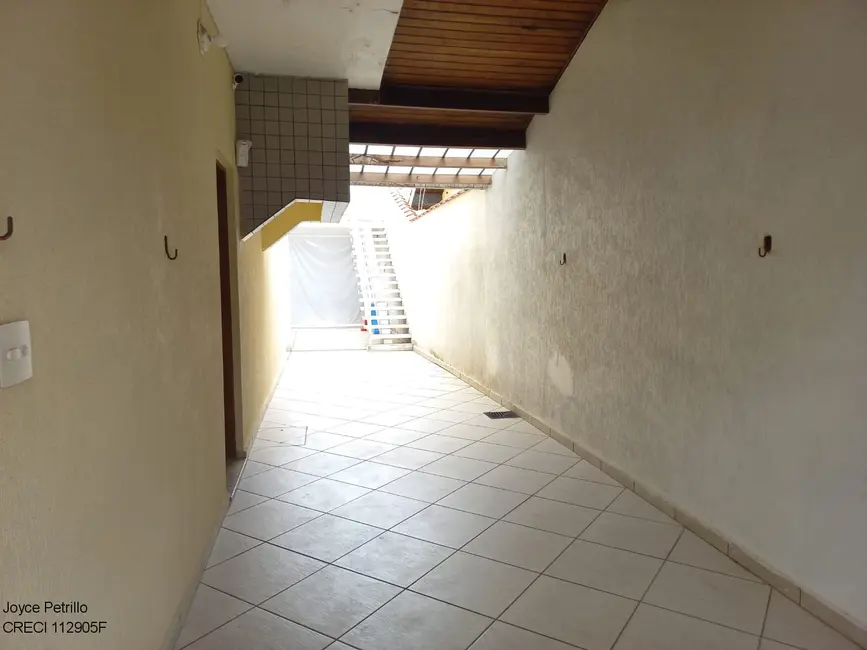 Casa com 6 quartos à venda, 260m2 em Peruibe - SP - imagem 5 Foto 5 de Casa com 6 quartos à venda, 260m2 em Peruibe - SP