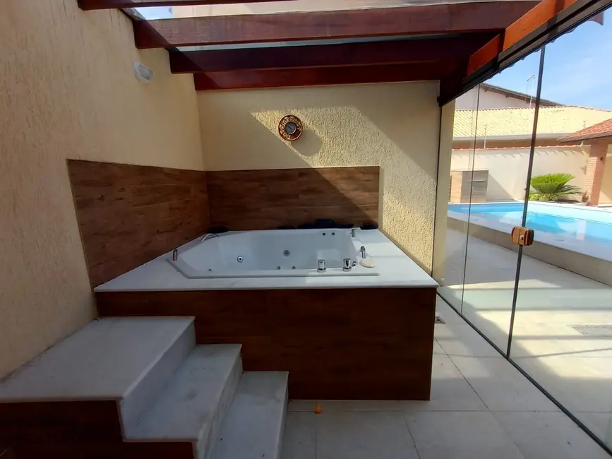 Casa com 4 quartos à venda, 300m2 em Peruibe - SP - imagem 4 Foto 4 de Casa com 4 quartos à venda, 300m2 em Peruibe - SP