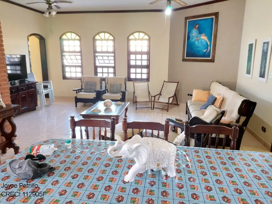 Casa com 4 quartos à venda, 300m2 em Peruibe - SP - imagem 8 Foto 8 de Casa com 4 quartos à venda, 300m2 em Peruibe - SP