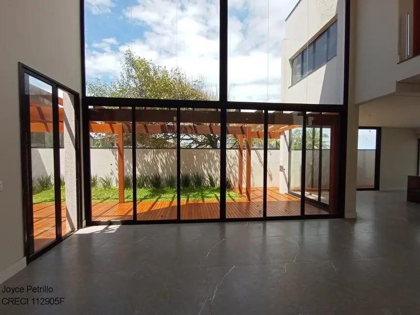 Casa com 4 quartos à venda, 160m2 em Peruibe - SP - imagem 7 Foto 7 de Casa com 4 quartos à venda, 160m2 em Peruibe - SP