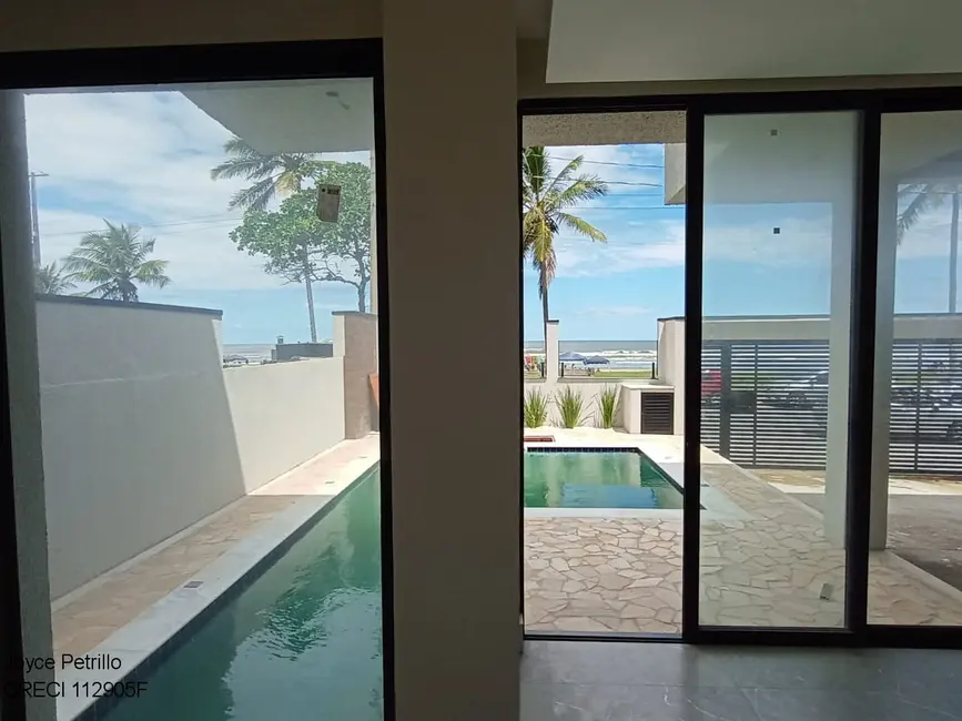 Casa com 4 quartos à venda, 160m2 em Peruibe - SP - imagem 9 Foto 9 de Casa com 4 quartos à venda, 160m2 em Peruibe - SP