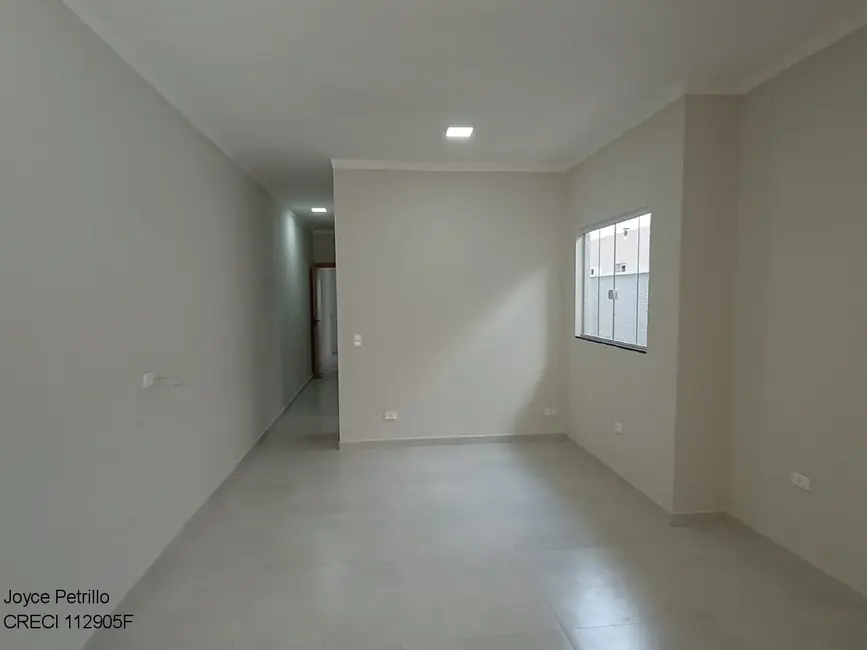Casa com 2 quartos à venda, 85m2 em Peruibe - SP - imagem 3 Foto 3 de Casa com 2 quartos à venda, 85m2 em Peruibe - SP