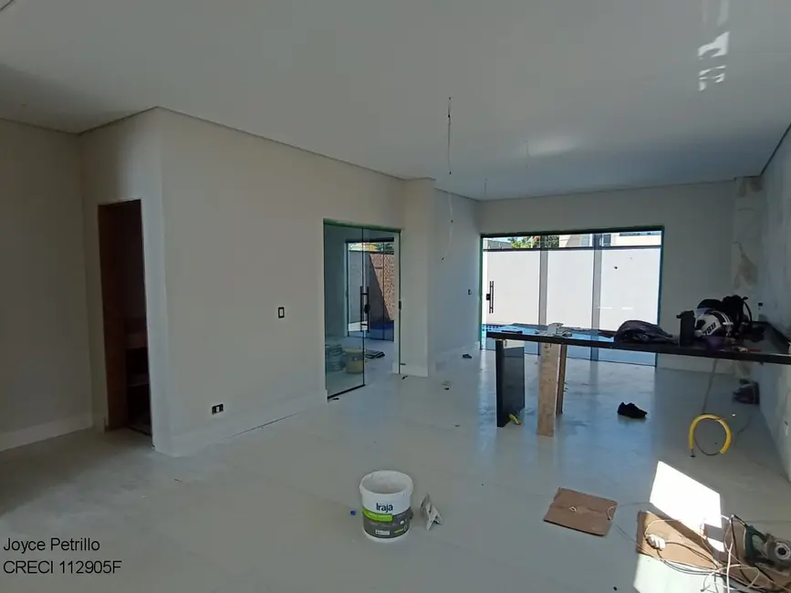 Casa com 4 quartos à venda, 180m2 em Peruibe - SP - imagem 3 Foto 3 de Casa com 4 quartos à venda, 180m2 em Peruibe - SP
