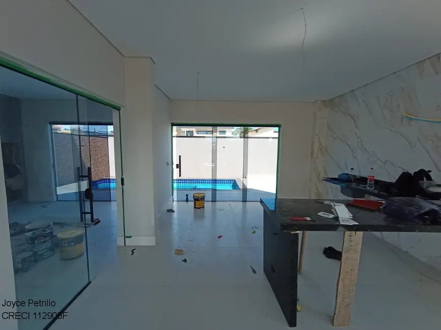 Casa com 4 quartos à venda, 180m2 em Peruibe - SP - imagem 4 Foto 4 de Casa com 4 quartos à venda, 180m2 em Peruibe - SP