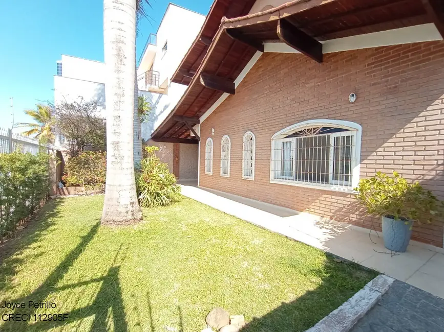 Casa com 3 quartos à venda, 170m2 em Peruibe - SP - imagem 1 Foto 1 de Casa com 3 quartos à venda, 170m2 em Peruibe - SP