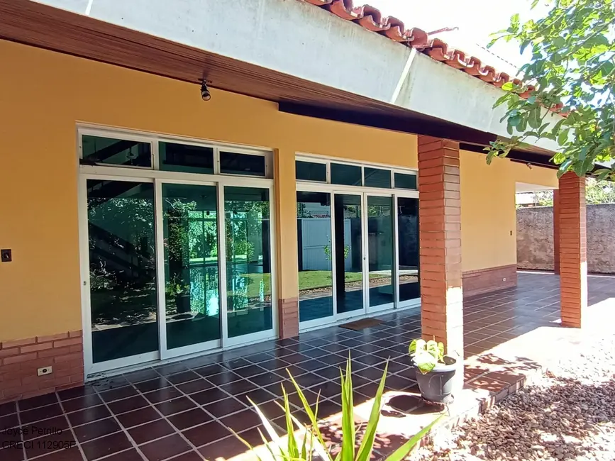 Casa com 3 quartos à venda e para alugar, 425m2 em Centro, Peruibe - SP - imagem 6 Foto 6 de Casa com 3 quartos à venda e para alugar, 425m2 em Centro, Peruibe - SP