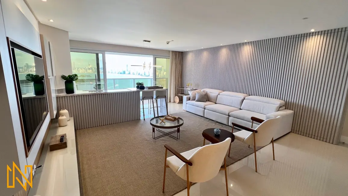 Apartamento com 3 quartos à venda, 183m2 em Pioneiros, Balneario Camboriu - SC - imagem 2 Foto 2 de Apartamento com 3 quartos à venda, 183m2 em Pioneiros, Balneario Camboriu - SC