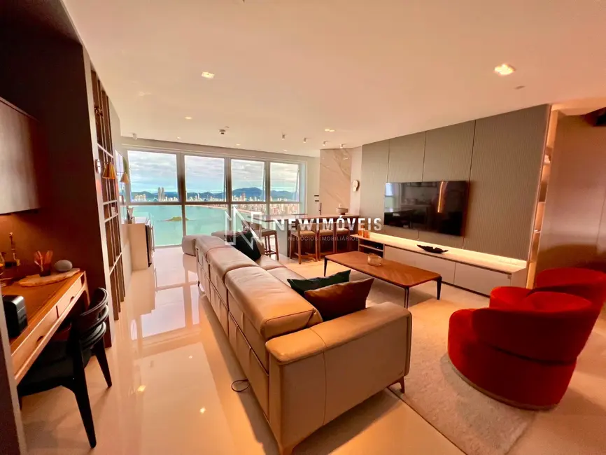 Foto 1 de Apartamento com 3 quartos à venda, 173m2 em Pioneiros, Balneario Camboriu - SC