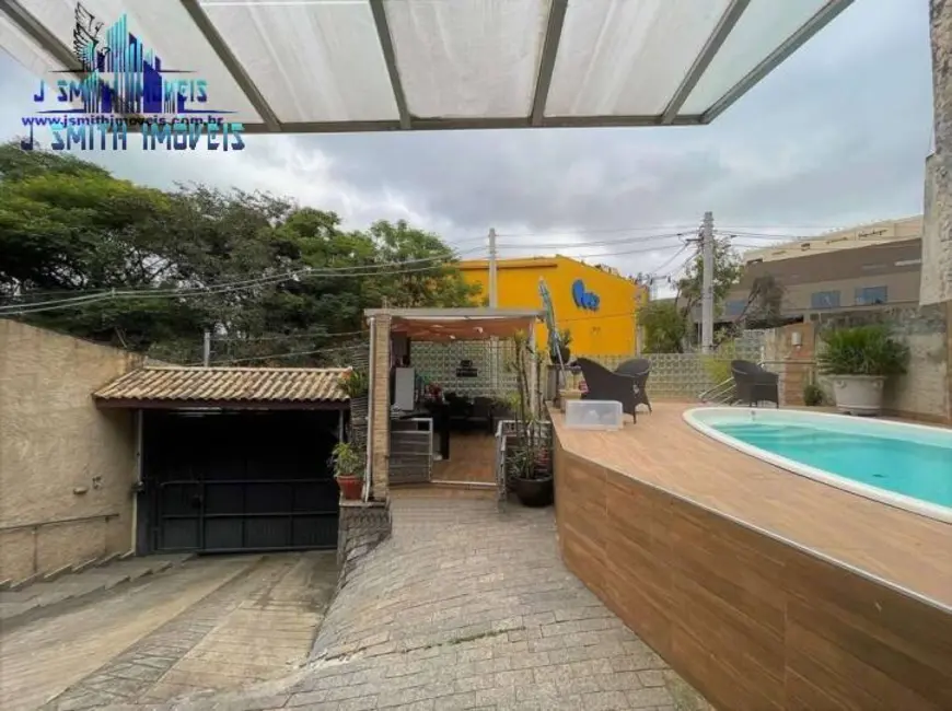 Casa com 3 quartos à venda, 180m2 em Jardim Semiramis, Cotia - SP - imagem 3 Foto 3 de Casa com 3 quartos à venda, 180m2 em Jardim Semiramis, Cotia - SP