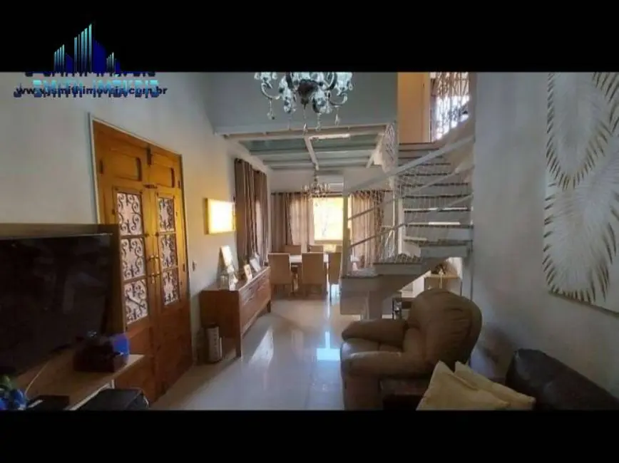 Casa com 3 quartos à venda, 180m2 em Jardim Semiramis, Cotia - SP - imagem 8 Foto 8 de Casa com 3 quartos à venda, 180m2 em Jardim Semiramis, Cotia - SP