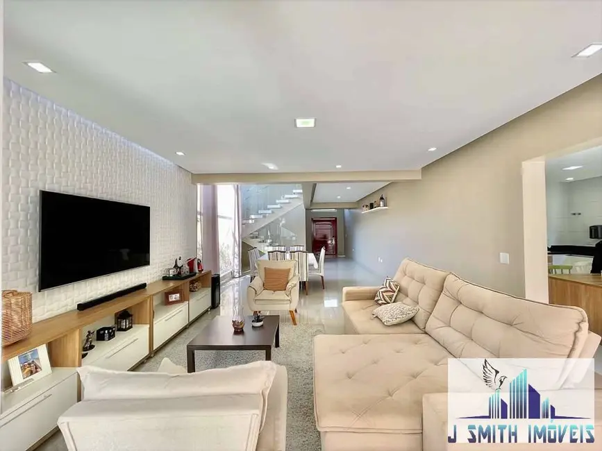 Casa com 4 quartos à venda, 316m2 em Moinho Velho, Cotia - SP - imagem 4 Foto 4 de Casa com 4 quartos à venda, 316m2 em Moinho Velho, Cotia - SP