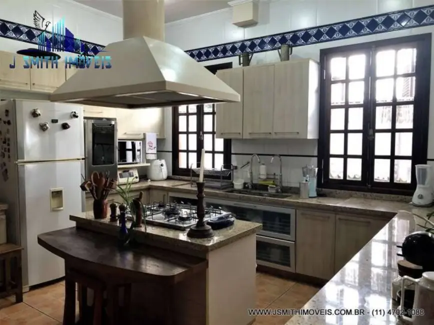 Casa de Condomínio com 3 quartos à venda, 532m2 em Nova Fazendinha, Carapicuiba - SP - imagem 4 Foto 4 de Casa de Condomínio com 3 quartos à venda, 532m2 em Nova Fazendinha, Carapicuiba - SP