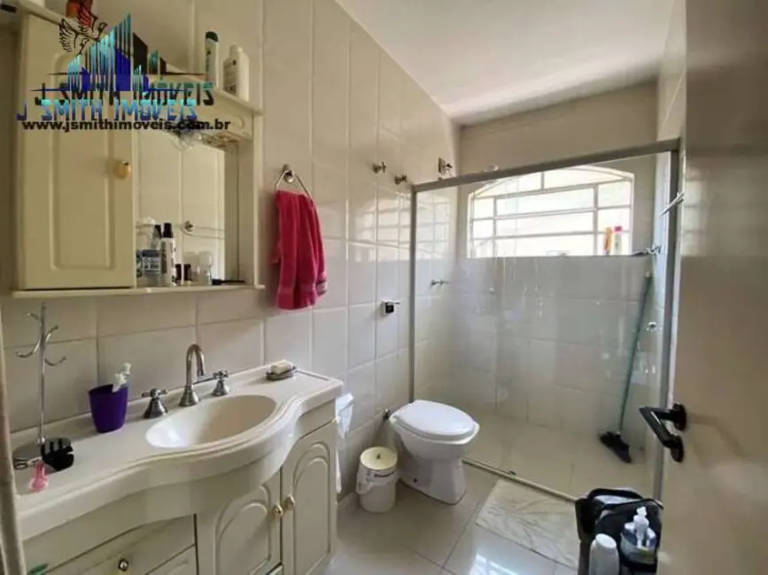 Casa com 3 quartos à venda, 200m2 em Jardim da Glória, Cotia - SP - imagem 8 Foto 8 de Casa com 3 quartos à venda, 200m2 em Jardim da Glória, Cotia - SP