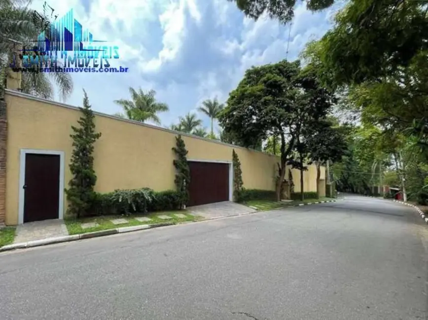 Casa com 4 quartos à venda, 800m2 em Vila Santo Antônio, Cotia - SP - imagem 3 Foto 3 de Casa com 4 quartos à venda, 800m2 em Vila Santo Antônio, Cotia - SP