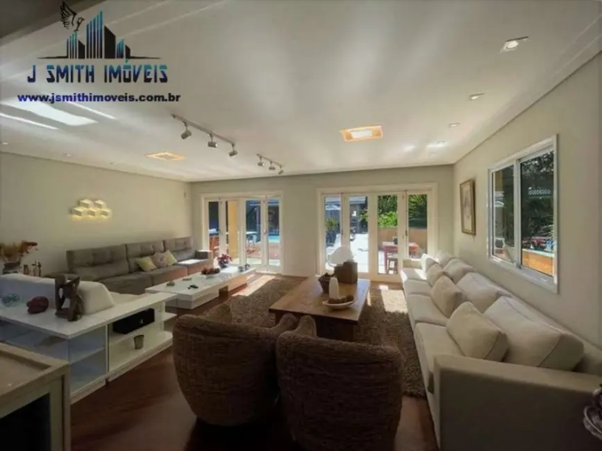 Casa com 5 quartos à venda, 610m2 em Vila Santo Antônio, Cotia - SP - imagem 9 Foto 9 de Casa com 5 quartos à venda, 610m2 em Vila Santo Antônio, Cotia - SP