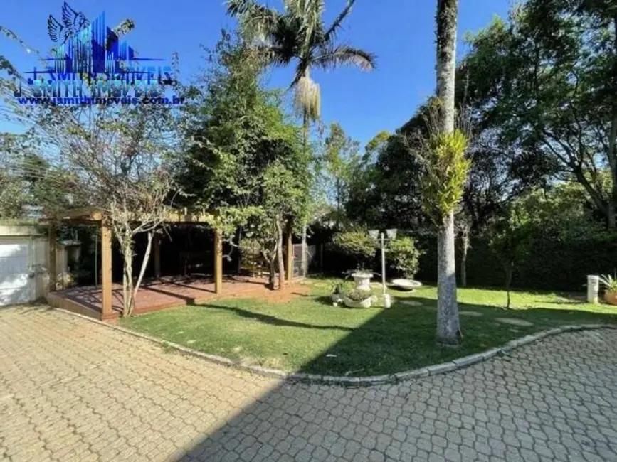 Casa com 5 quartos à venda, 610m2 em Vila Santo Antônio, Cotia - SP - imagem 3 Foto 3 de Casa com 5 quartos à venda, 610m2 em Vila Santo Antônio, Cotia - SP