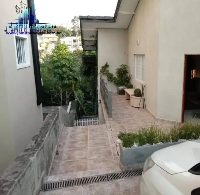 Casa de Condomínio com 3 quartos à venda, 197m2 em Residencial dos Lagos, Cotia - SP - imagem 2 Foto 2 de Casa de Condomínio com 3 quartos à venda, 197m2 em Residencial dos Lagos, Cotia - SP