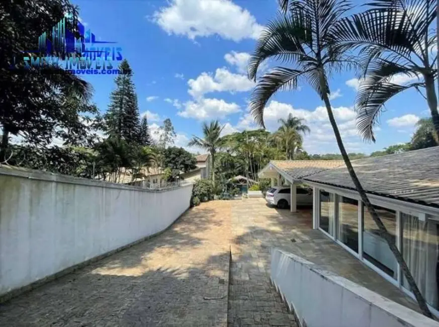 Foto 3 de Casa com 4 quartos à venda, 850m2 em Vila Santo Antônio, Cotia - SP