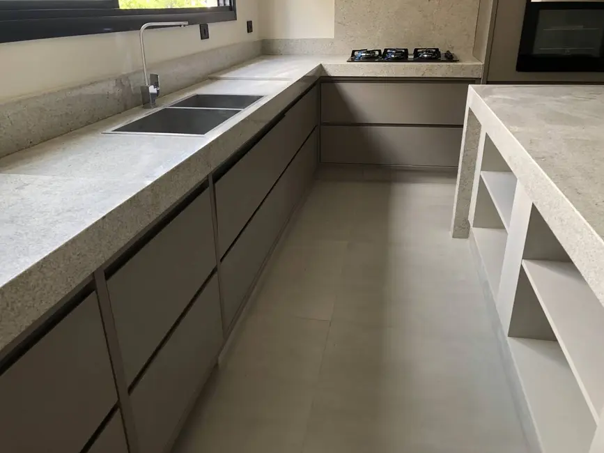 Foto 2 de Casa de Condomínio com 3 quartos para alugar, 398m2 em Vila Diva, Carapicuiba - SP