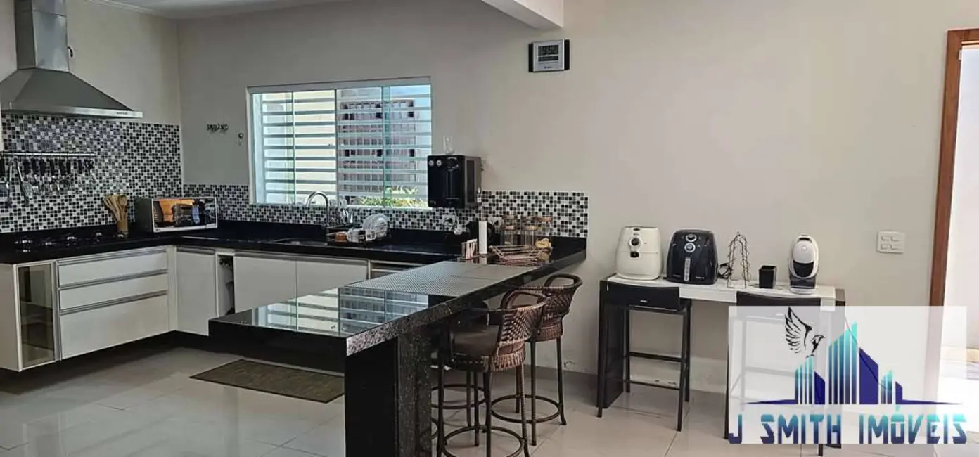 Casa com 3 quartos à venda, 1000m2 em Chácara Vale do Rio Cotia, Carapicuiba - SP - imagem 7 Foto 7 de Casa com 3 quartos à venda, 1000m2 em Chácara Vale do Rio Cotia, Carapicuiba - SP