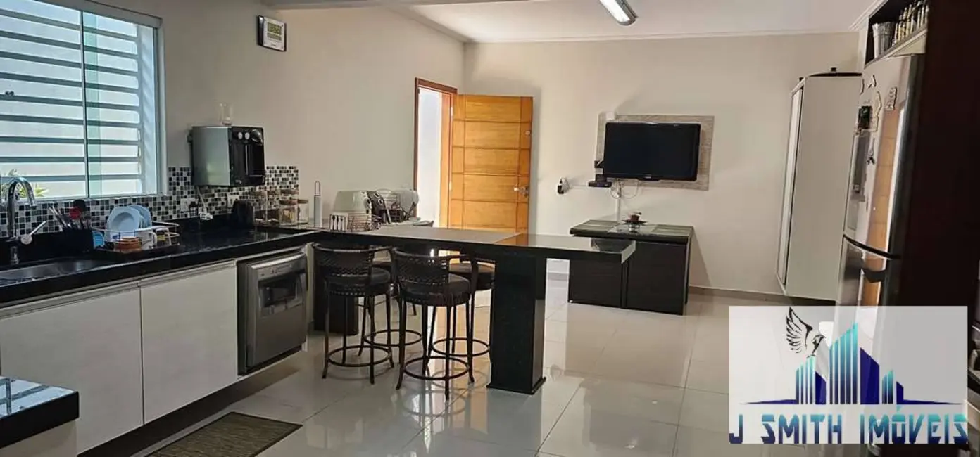 Casa com 3 quartos à venda, 1000m2 em Chácara Vale do Rio Cotia, Carapicuiba - SP - imagem 5 Foto 5 de Casa com 3 quartos à venda, 1000m2 em Chácara Vale do Rio Cotia, Carapicuiba - SP