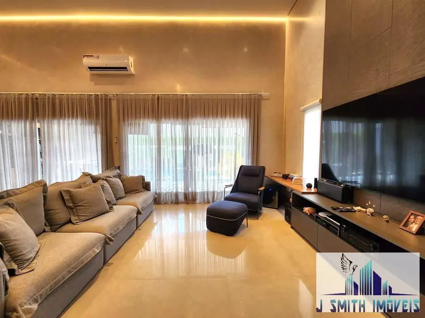 Casa com 3 quartos à venda, 304m2 em Granja Viana, Carapicuiba - SP - imagem 4 Foto 4 de Casa com 3 quartos à venda, 304m2 em Granja Viana, Carapicuiba - SP