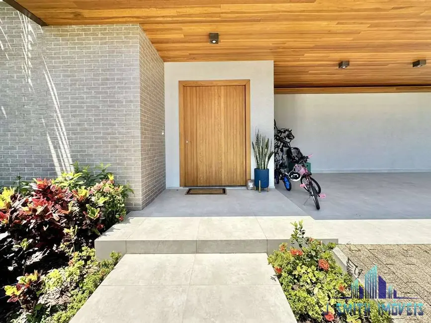 Casa com 4 quartos à venda, 345m2 em Granja Viana, Carapicuiba - SP - imagem 3 Foto 3 de Casa com 4 quartos à venda, 345m2 em Granja Viana, Carapicuiba - SP