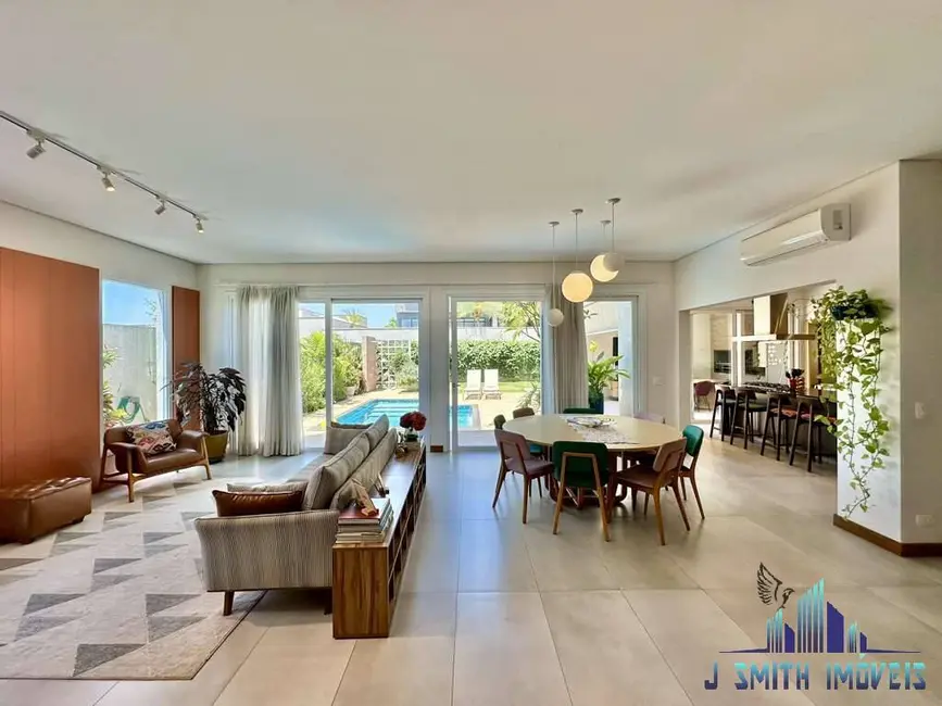 Casa com 4 quartos à venda, 345m2 em Granja Viana, Carapicuiba - SP - imagem 4 Foto 4 de Casa com 4 quartos à venda, 345m2 em Granja Viana, Carapicuiba - SP