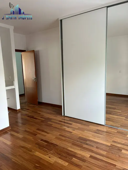Casa de Condomínio com 3 quartos para alugar, 550m2 em Carapicuiba - SP - imagem 7 Foto 7 de Casa de Condomínio com 3 quartos para alugar, 550m2 em Carapicuiba - SP