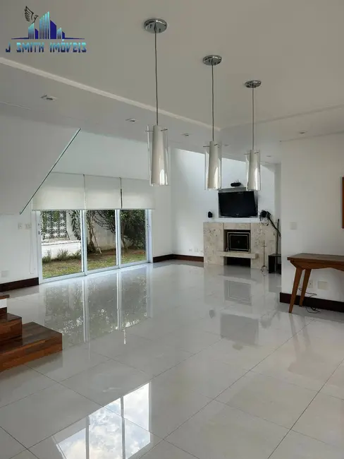 Casa de Condomínio com 3 quartos para alugar, 550m2 em Carapicuiba - SP - imagem 4 Foto 4 de Casa de Condomínio com 3 quartos para alugar, 550m2 em Carapicuiba - SP