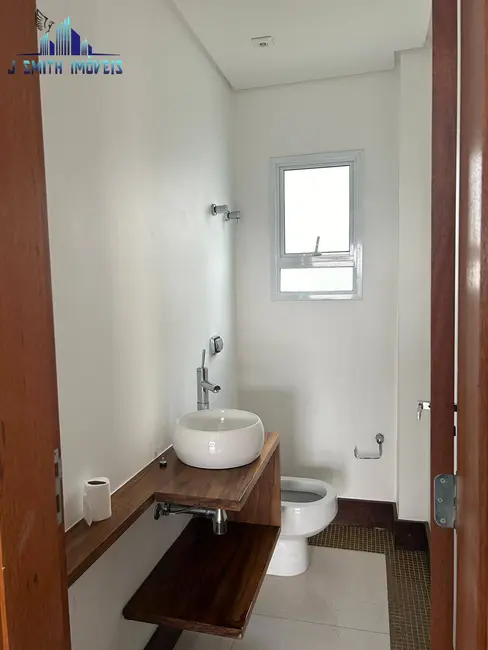 Casa de Condomínio com 3 quartos para alugar, 550m2 em Carapicuiba - SP - imagem 5 Foto 5 de Casa de Condomínio com 3 quartos para alugar, 550m2 em Carapicuiba - SP