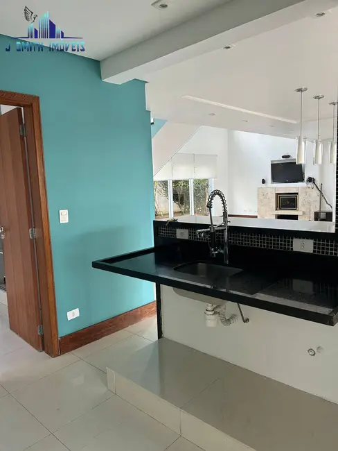 Casa de Condomínio com 3 quartos para alugar, 550m2 em Carapicuiba - SP - imagem 3 Foto 3 de Casa de Condomínio com 3 quartos para alugar, 550m2 em Carapicuiba - SP