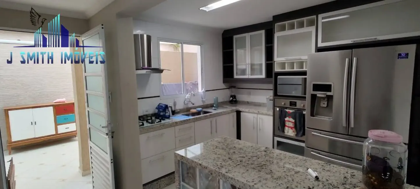 Casa com 3 quartos para alugar, 82m2 em Jardim Belizário, Cotia - SP - imagem 3 Foto 3 de Casa com 3 quartos para alugar, 82m2 em Jardim Belizário, Cotia - SP