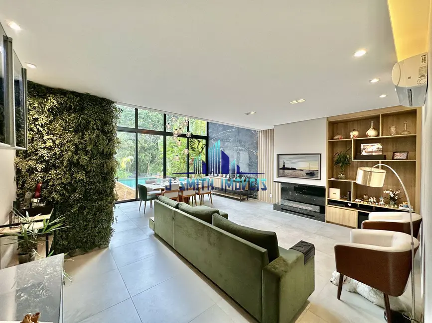 Casa com 3 quartos à venda, 329m2 em Jardim do Golf I, Jandira - SP - imagem 7 Foto 7 de Casa com 3 quartos à venda, 329m2 em Jardim do Golf I, Jandira - SP
