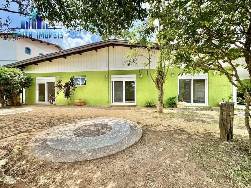 Casa com 8 quartos à venda e para alugar, 445m2 em Granja Viana, Cotia - SP - imagem 1 Foto 1 de Casa com 8 quartos à venda e para alugar, 445m2 em Granja Viana, Cotia - SP