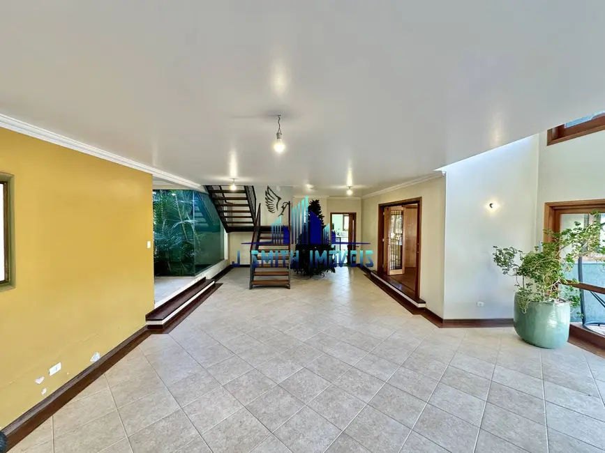 Foto 3 de Casa com 4 quartos à venda, 620m2 em Residencial Euroville, Carapicuiba - SP
