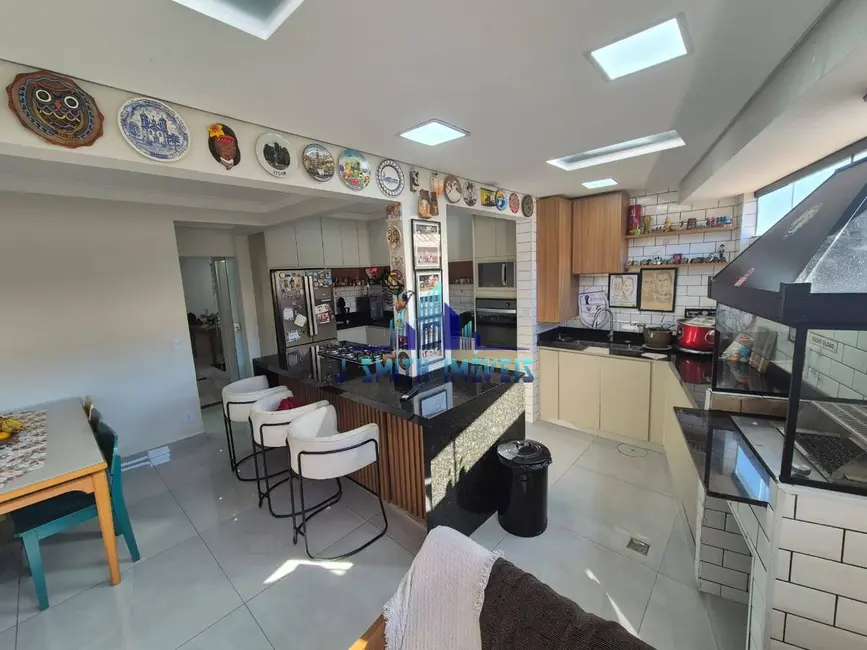 Foto 4 de Casa com 3 quartos à venda, 136m2 em Paisagem Renoir, Cotia - SP