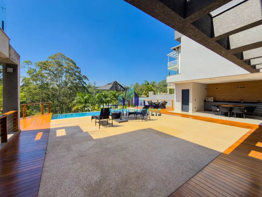 Foto 9 de Casa com 4 quartos à venda, 326m2 em Jardim Indaiá, Embu Das Artes - SP